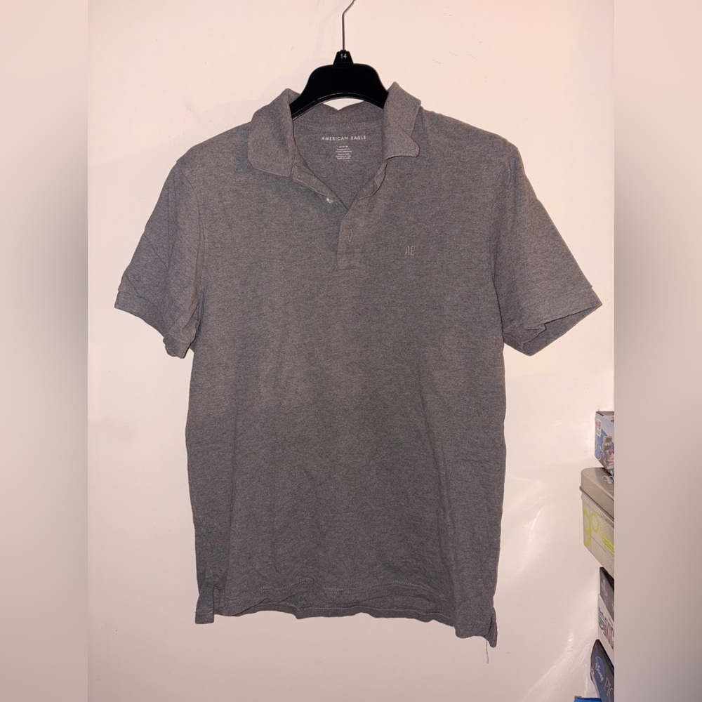 American Eagle size M gray polo